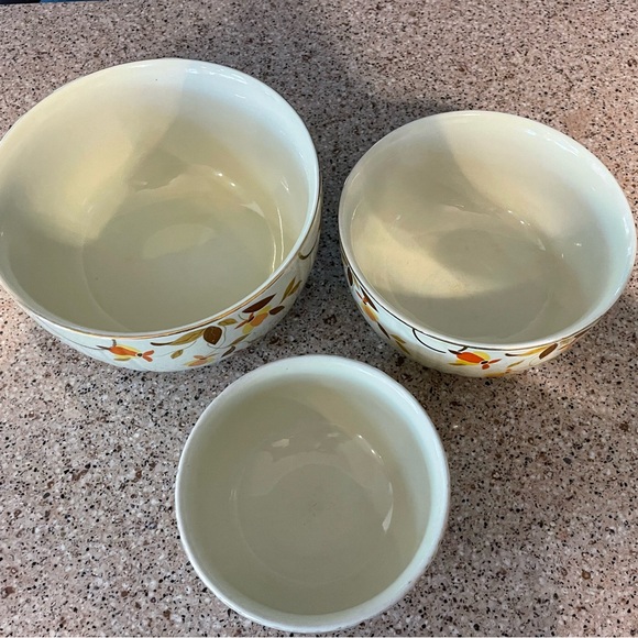 Vintage Hall's Superior Quality Kitchenware Set of 3 Bowls, Autumn Leaf 9",7",6" - Picture 2 of 10